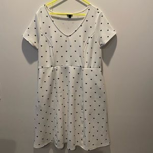 Torrid, Size 1, white and black heart dress